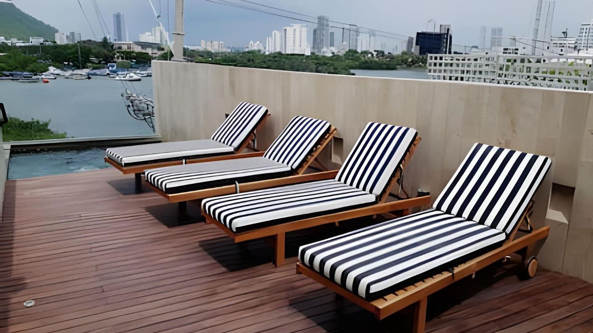 Relaxing New W/ Balcony In Getsemani!